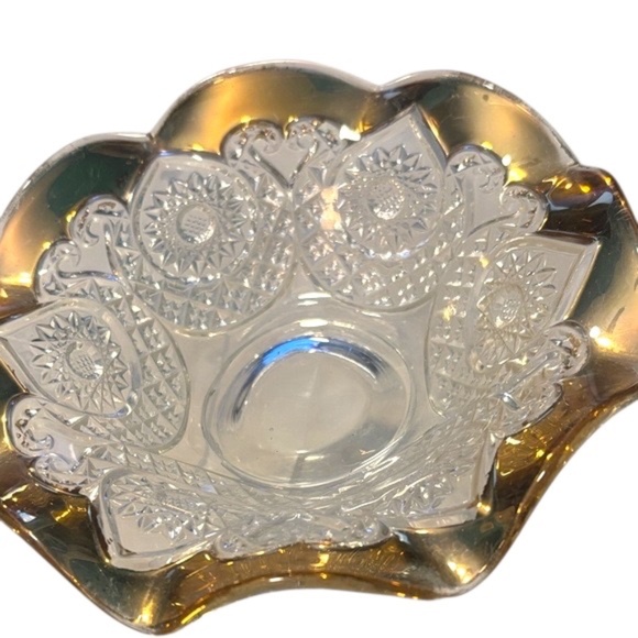 Vintage Elegant Gold and Clear Glass Bowl - Picture 6 of 11